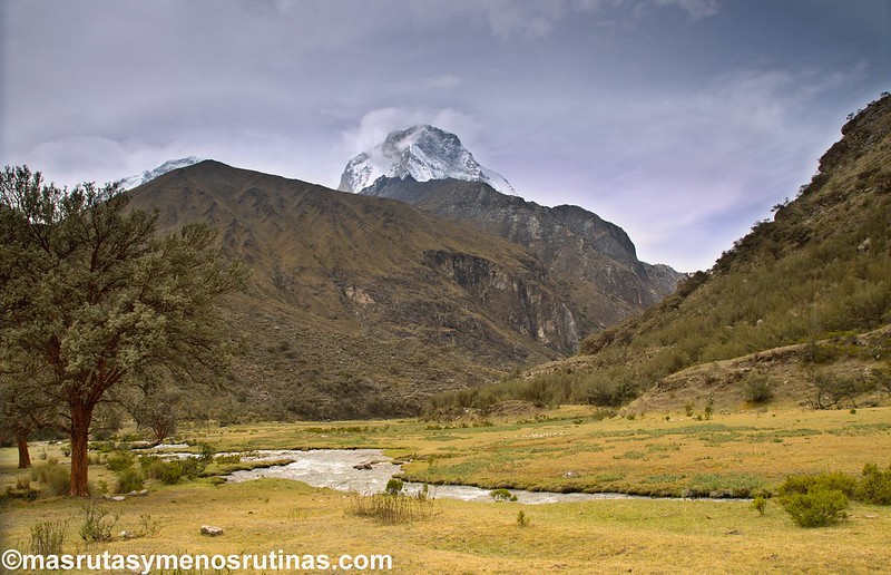 Alcanzando aguas turquesas de la Laguna 69. PN Huascarán - Por el norte de PERÚ. De los glaciares a la selva (4)