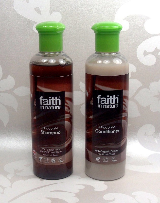 Faith In Nature suklaa shampoo ja hoitoaine
