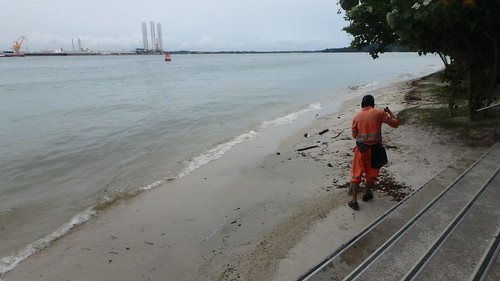 Oil spill in the Johor Strait (4 Jan 2017) from Punggol Jetty