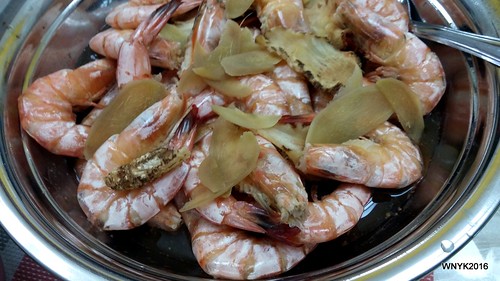 Steamed Prawns with Ginger
