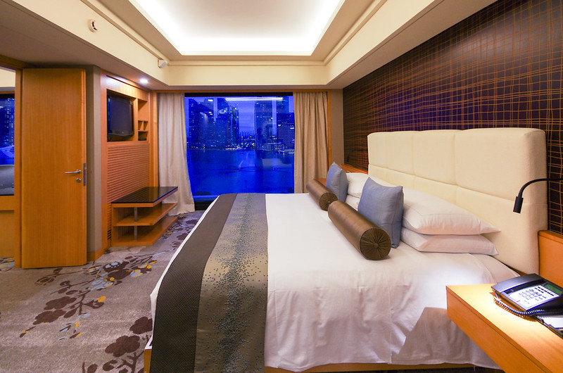 bedroom of marina bay suite - mandarin oriental singapore