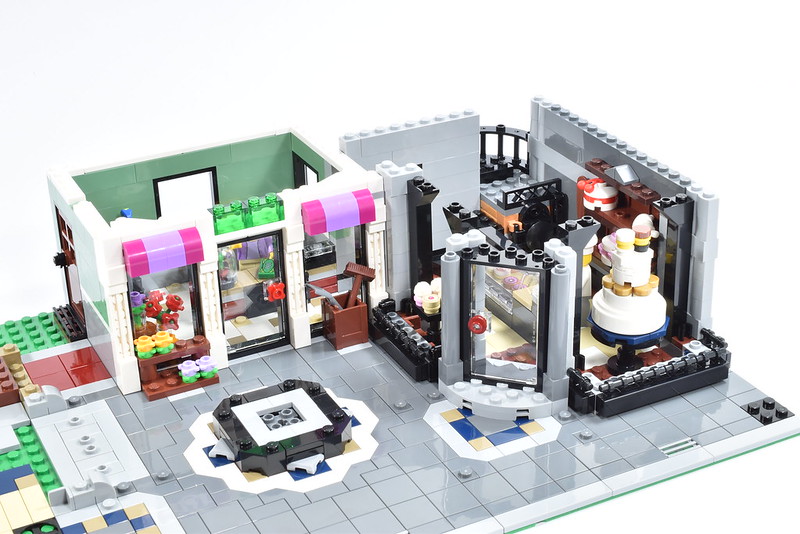 [Review] 10255 Assembly Square - LEGO Town - Eurobricks Forums