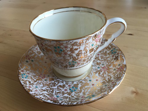 Benicia 151 gold embossed tea cup