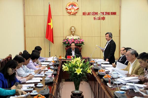 Bộ trưởng Đào Ngọc Dung chủ trì cuộc họp với Tổng cục Dạy nghề