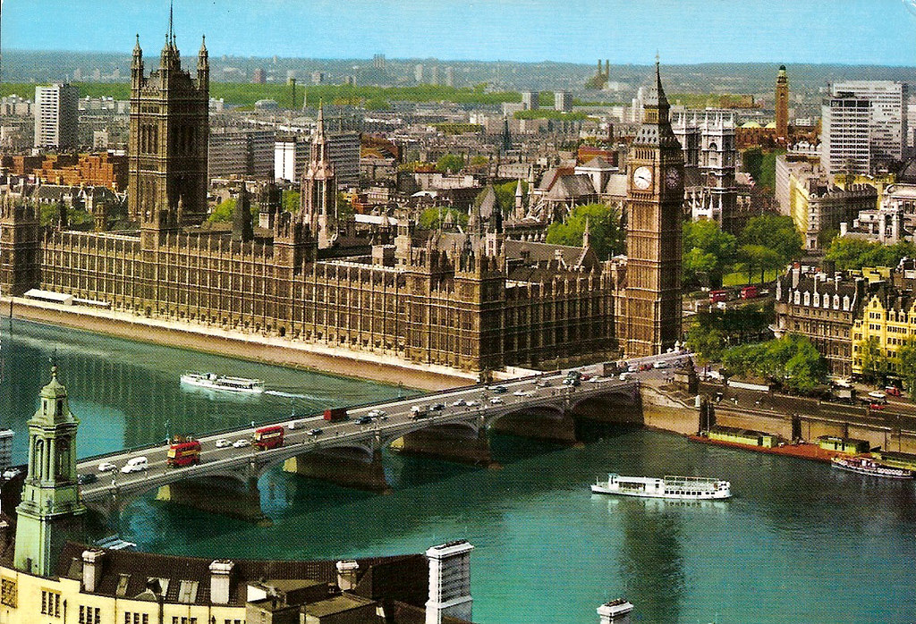 Palais de Westminster à Londres sur une carte postale des années 60 - Photo de Leonard Bentley @ Flickr