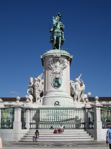 Estatua Ecuestre de José I en la Plaza del Comercio. ViajerosAlBlog.com.