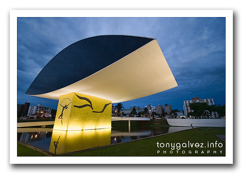 Museu Niemeyer, Curitiba