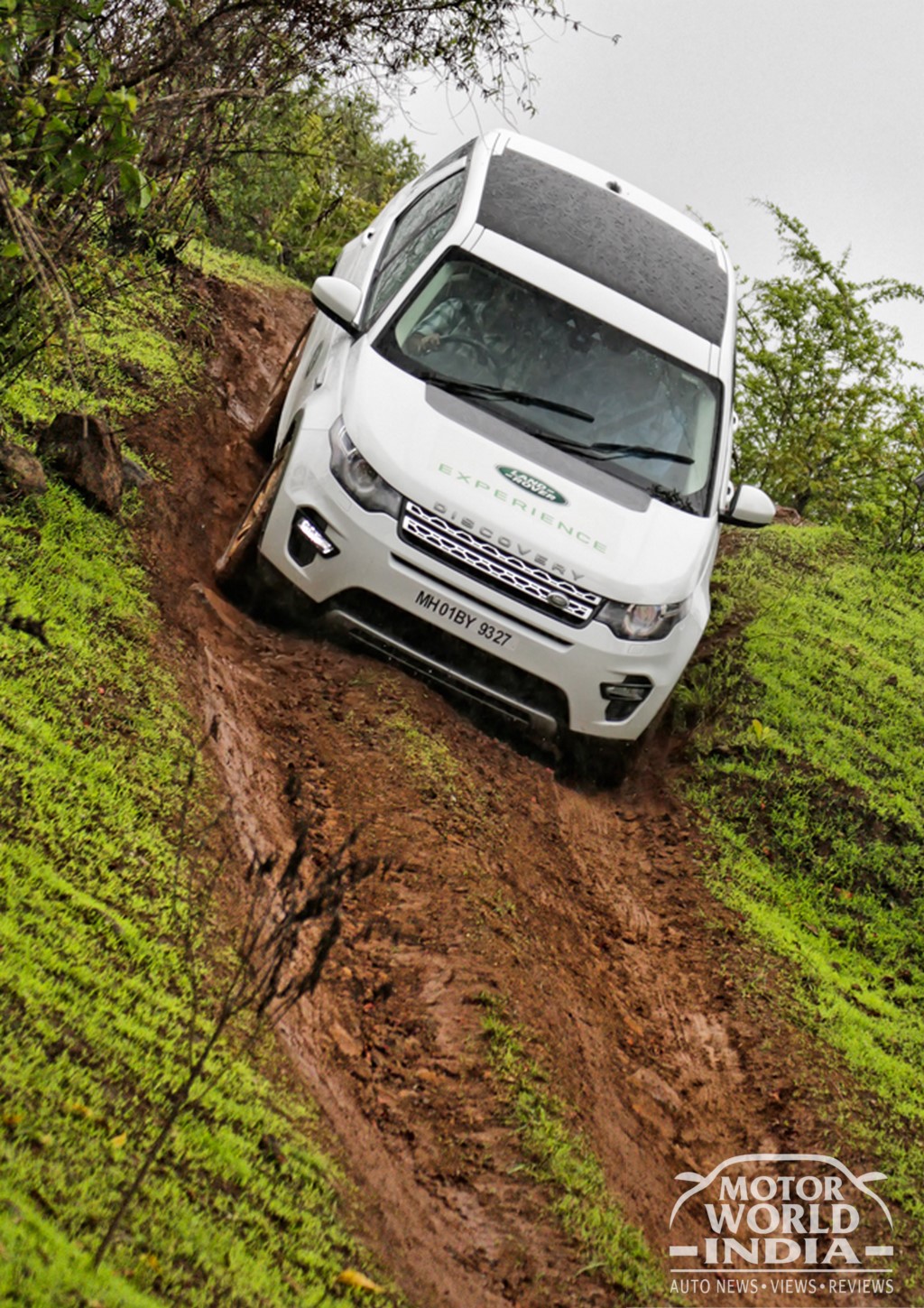 Land-Rover-Offroad-Experience-Drive (4)