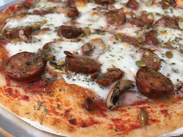 Habanero Sausage/White Mushrooms/Pepitas Pizza
