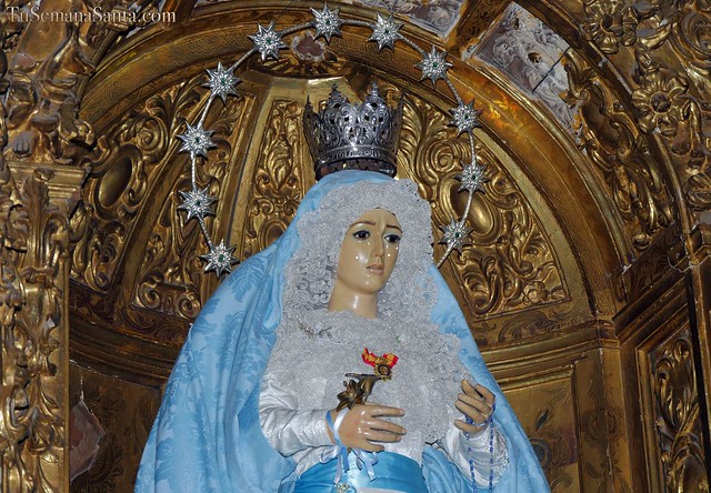 La Virgen de la Esperanza, de azul inmaculada