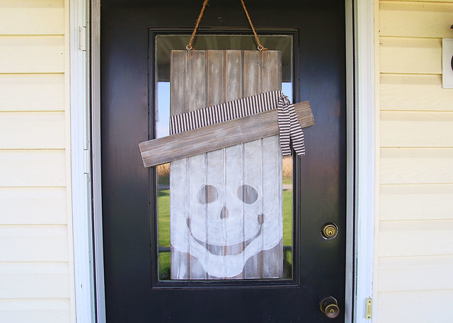 Seasonal Character Door Hanger