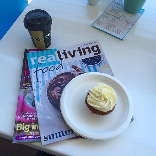Coffee, vanilla cupcake and some light reading at the Mt Gravatt lookout cafe