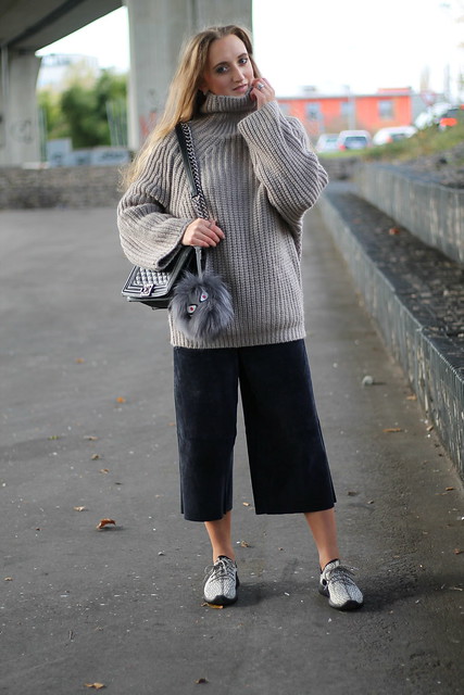 turtle-neck-sweater-and-culottes-whole-look-wmbg
