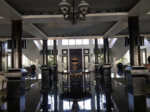 foyer, Royal Villa