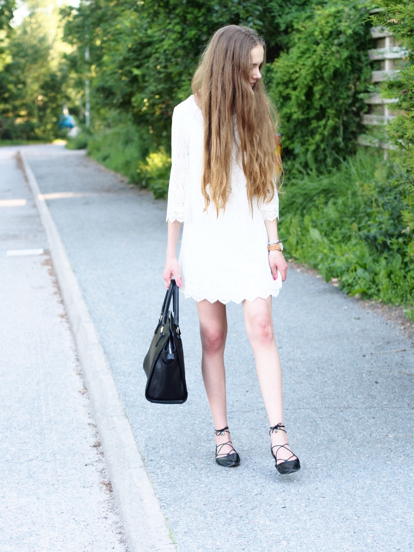How to style a lace dress