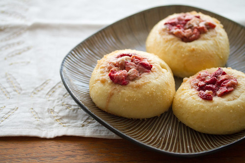 Strawberry-Rhubarb Streusel Buns