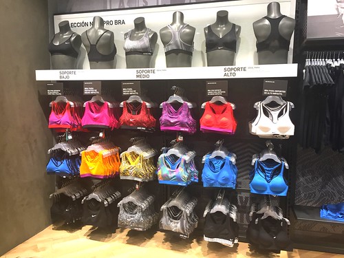 Nike Store Polanco Bra fitting