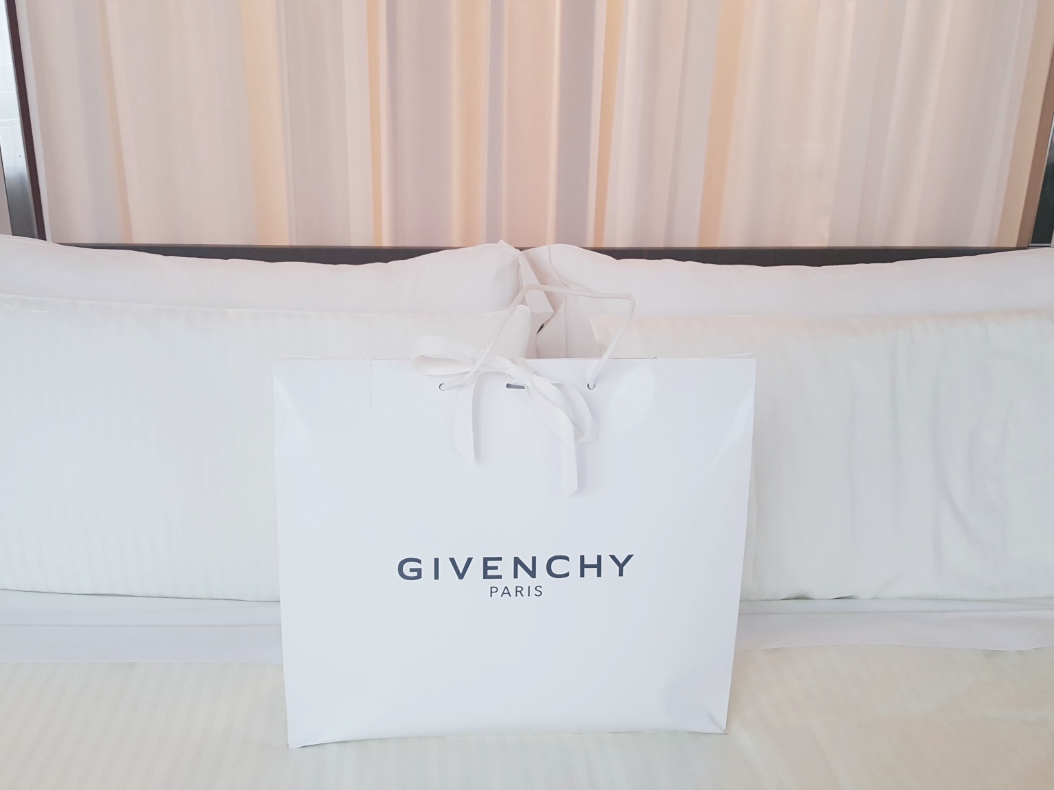 Givenchy shopping