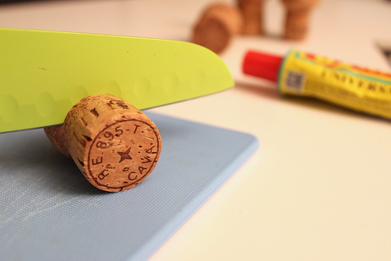 DIY wine cork magnets