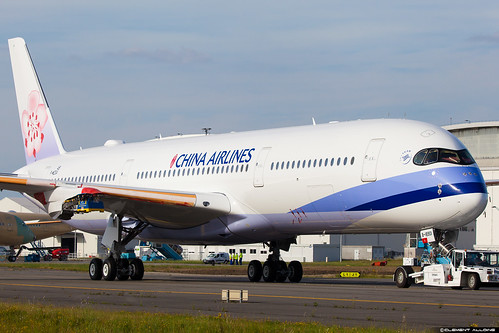 China Airlines Airbus A350-941 cn 049 F-WZGV // B-18901