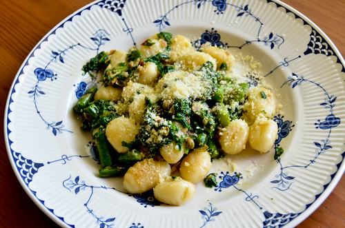 Spinach Pesto Gnocchi with Sautéed Asparagus & Brown Butter
