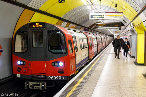 Jubilee Line 96TS at Baker Street