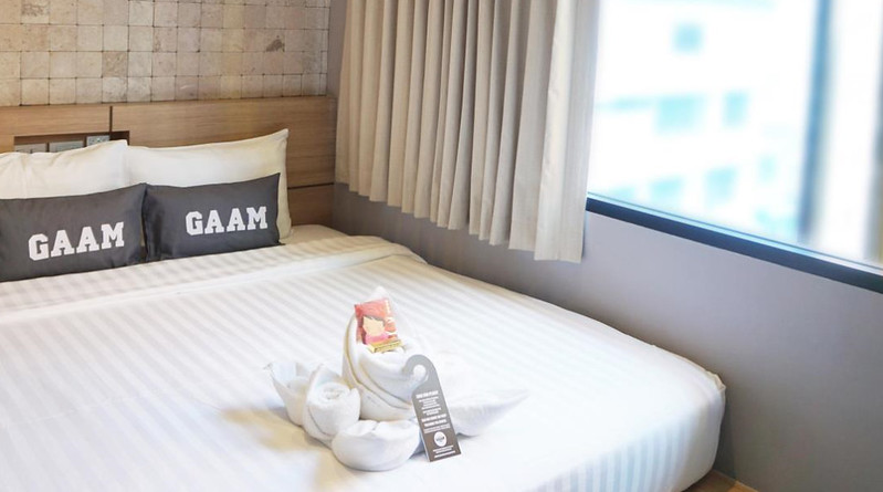 glam bangkok hotel room