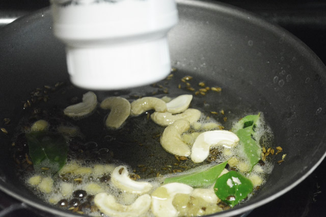 cashews for Ven pongal