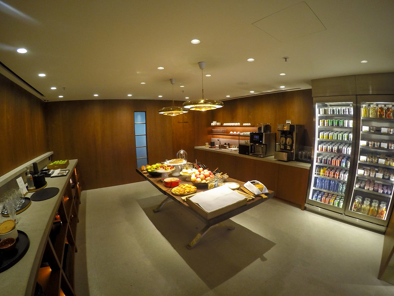 28523540270 16a0fb7abd c - REVIEW - Cathay Pacific: The Pier First Class Lounge, HKG (Lunch service)