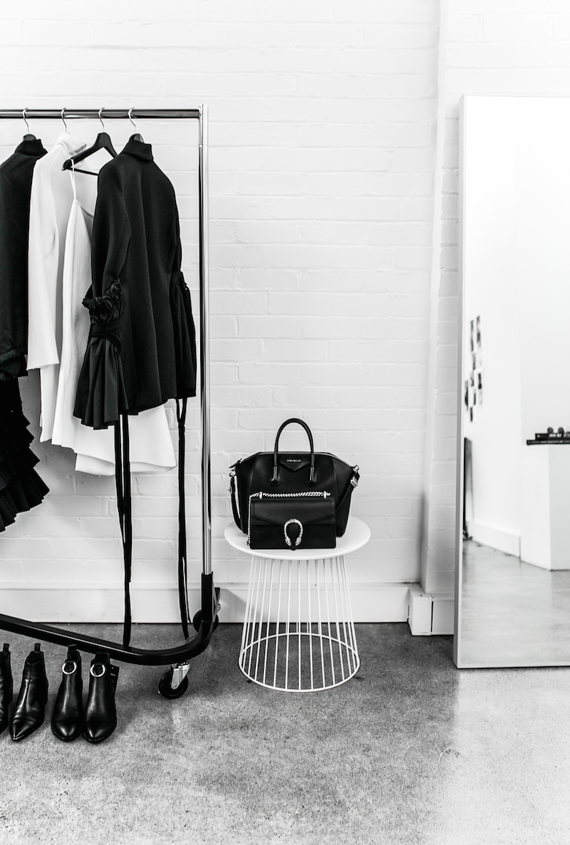 minimal workspace office interiors inspo fashion blogger modern legacy larsson jennings all black style (9 of 20)