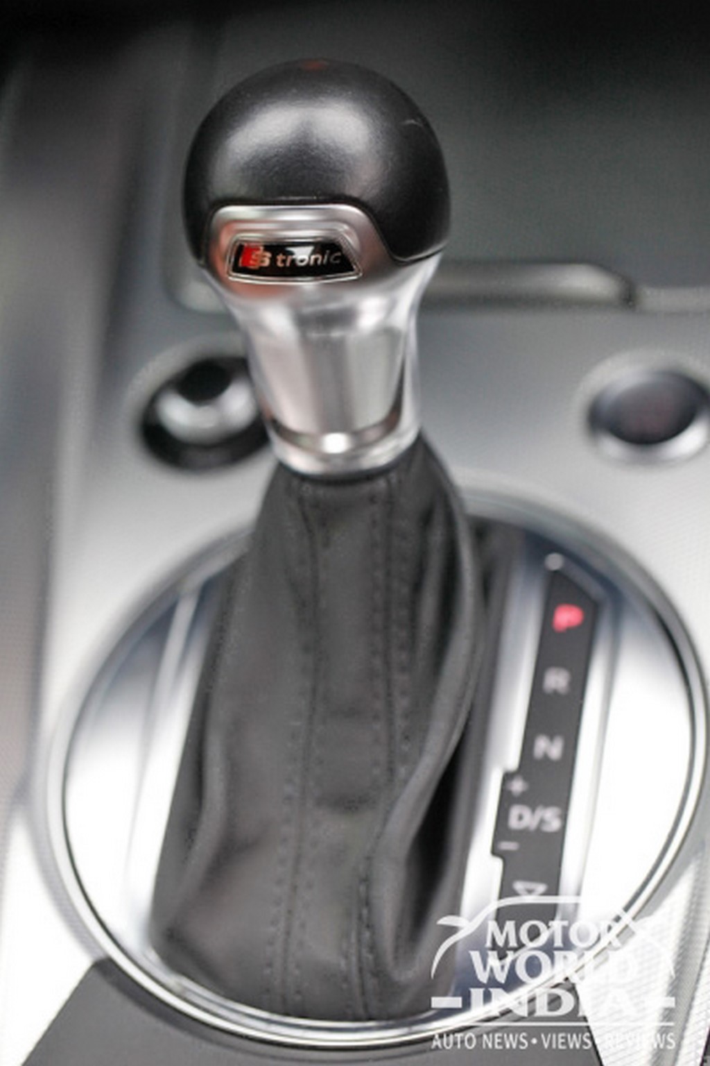 Audi-TT-Interior-Gear-Lever (3)