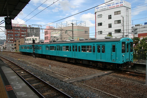 JR West 105 series(remodeled, 500s, New Wakayama Color) in Wakayama.Sta, Wakayama, Wakayama, Japan /Sep 4, 2016