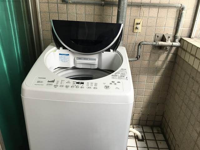 搬家買的洗衣機：TOSHIBA 東芝 13 公斤星鑽不鏽鋼 SDD 變頻洗衣機 (AW-DC13WAG)