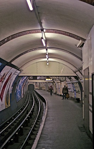 Piccadilly Circus Bakerloo Line HR Scan