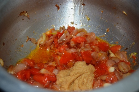 saute tomatoes and ginger garlic paste