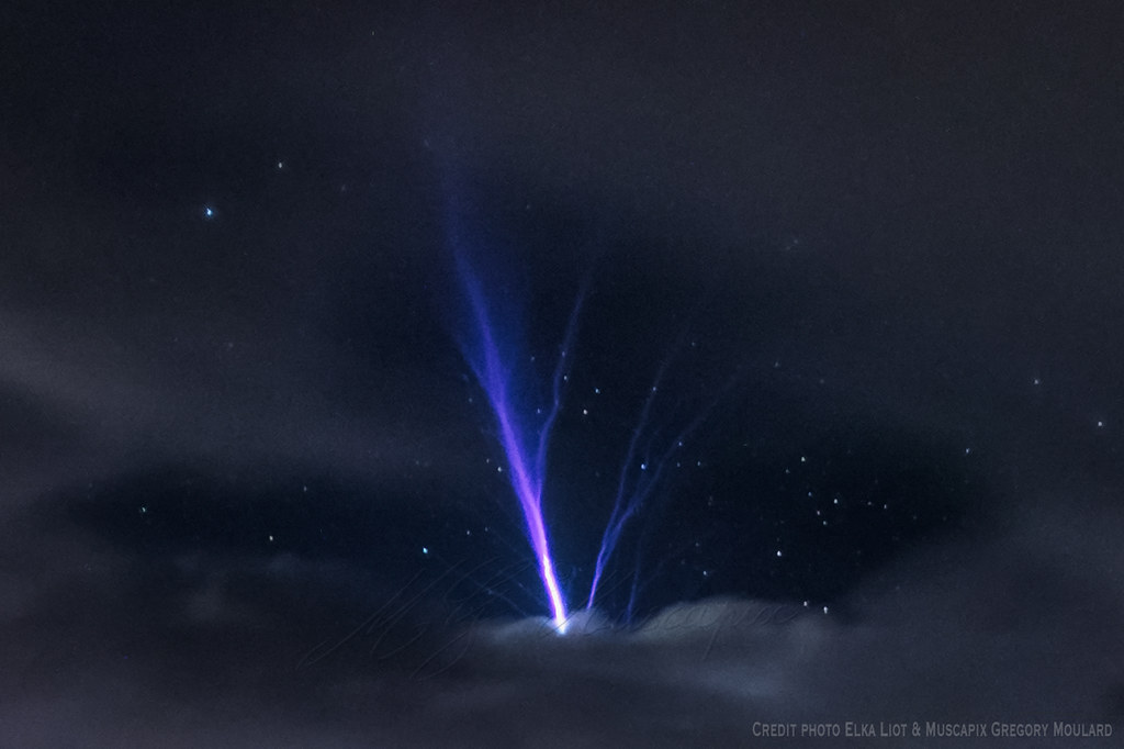 Gigantic Jet  Lightning on SXM from St-Barth Zoom 100%