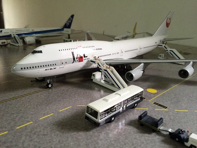 JC Wings Japan Airlines B747-400 JA8915 