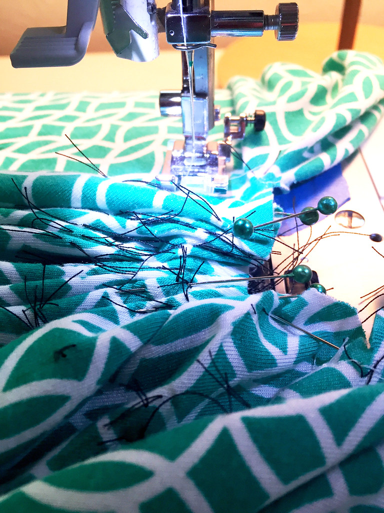 stitching pleats green knit