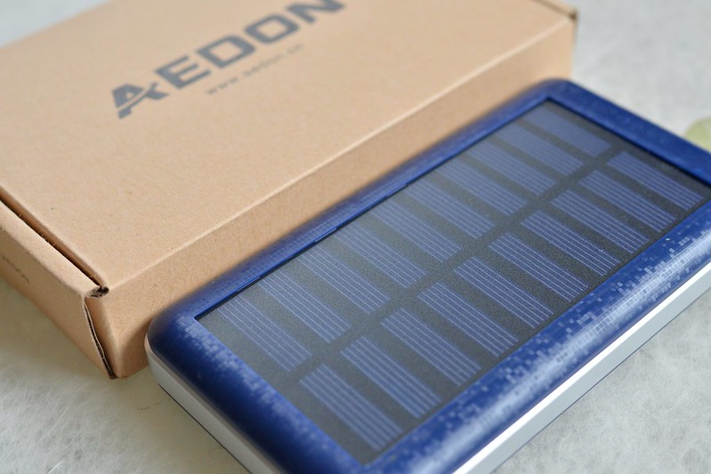 Aedon モバイルバッテリー 超大容量20000mAh ソーラーチャージャー