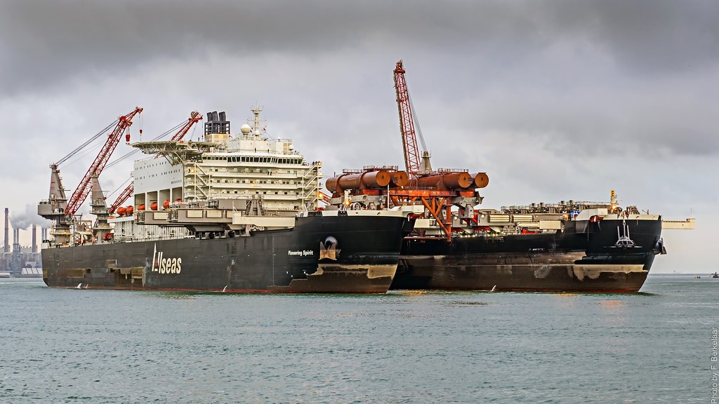 Pioneering Spirit - Biggest ship of the world - Port of Rotterdam