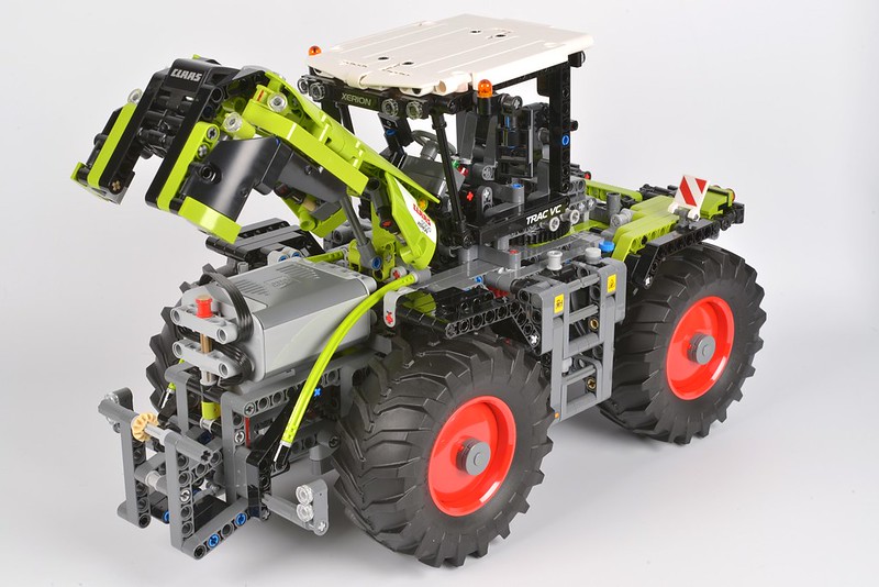 LEGO 42054 Claas Xerion 5000 Trac VC review Brickset